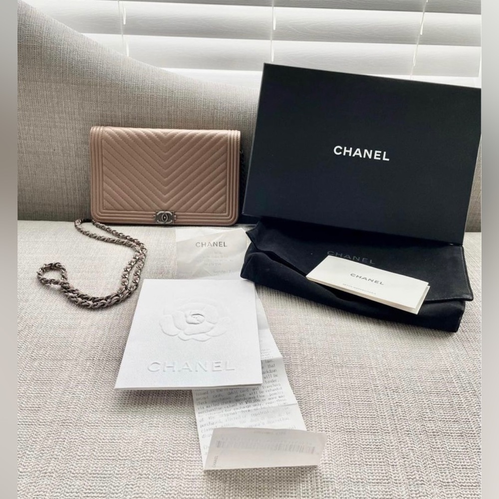 CHANEL Chevron Caviar Leather Wallet On Chain